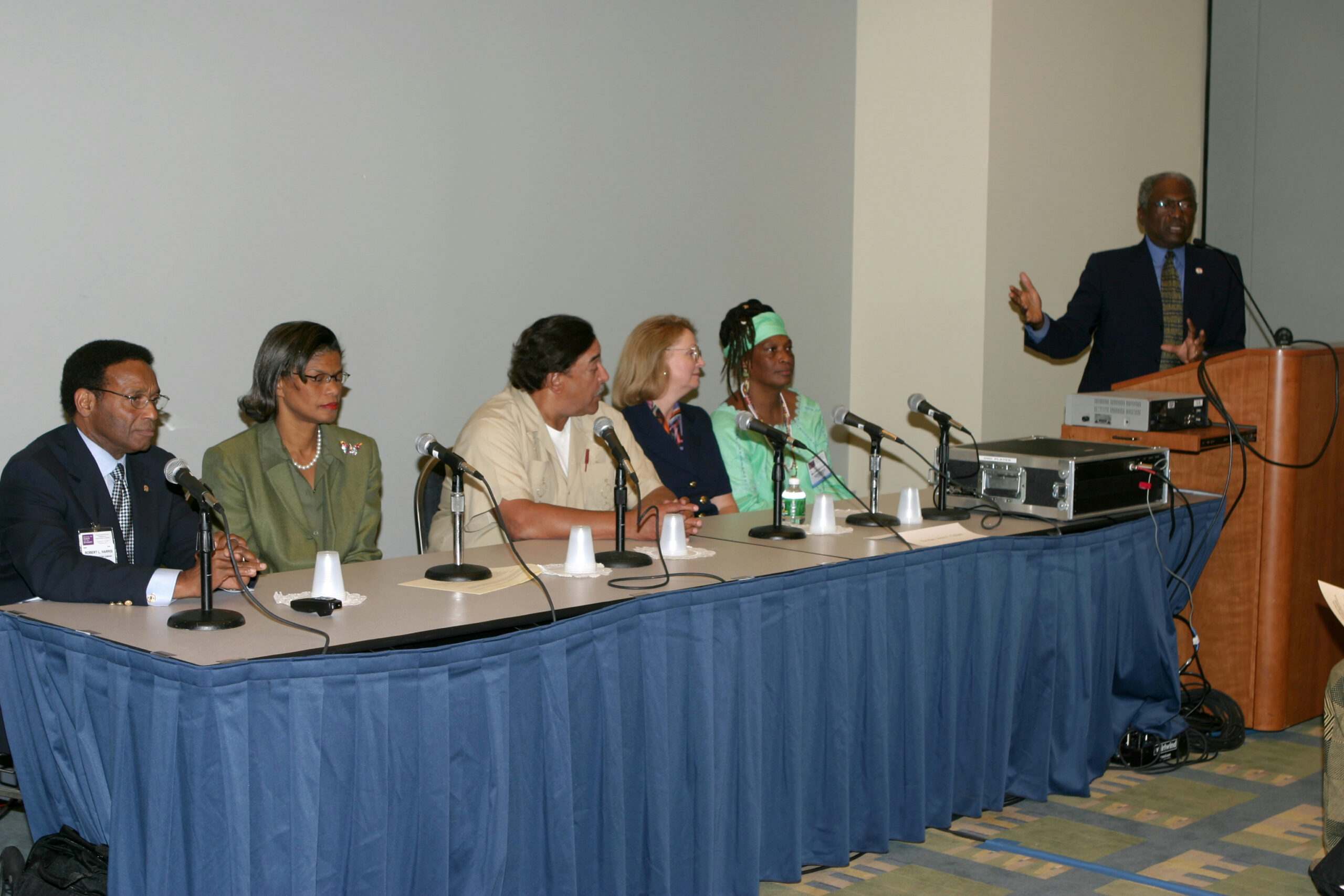 Rep. James Clyburn with panelists for the 2004 ALC Environmental Braintrust